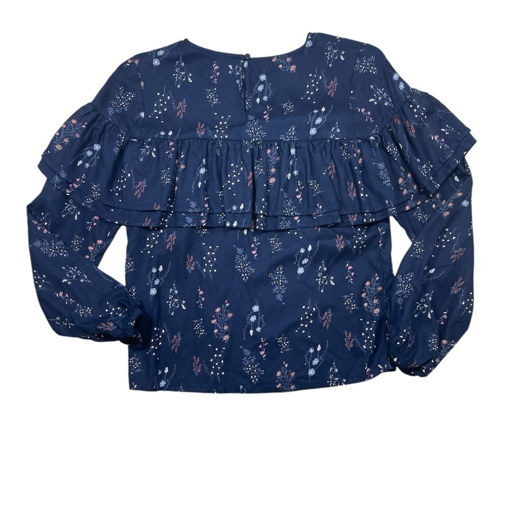 Reserved Shoulder Flutter Top - Picture 2 of 4